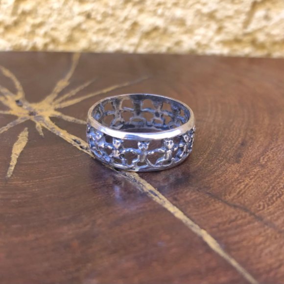 Vintage Ring Sterling Silver with Cut outs Band Size 6 - Picture 4 of 7